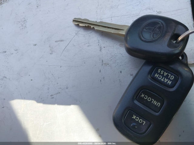 45293580 :رقم المزاد ، 2T1KR32EX5C550702 vin ، 2005 Toyota Matrix مزاد بيع