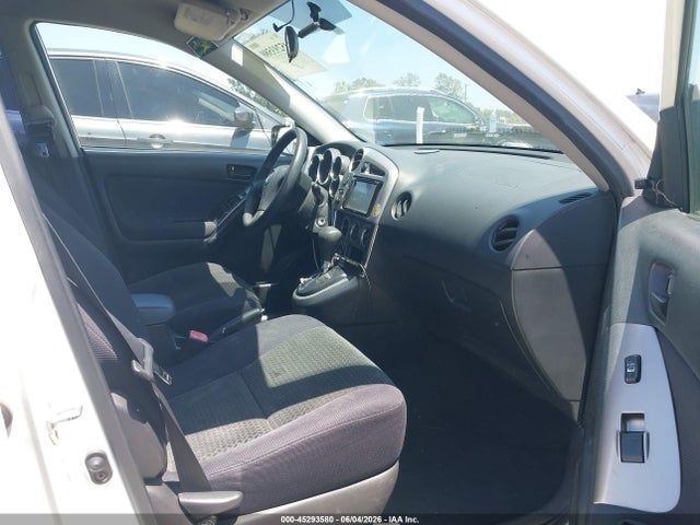 45293580 :رقم المزاد ، 2T1KR32EX5C550702 vin ، 2005 Toyota Matrix مزاد بيع