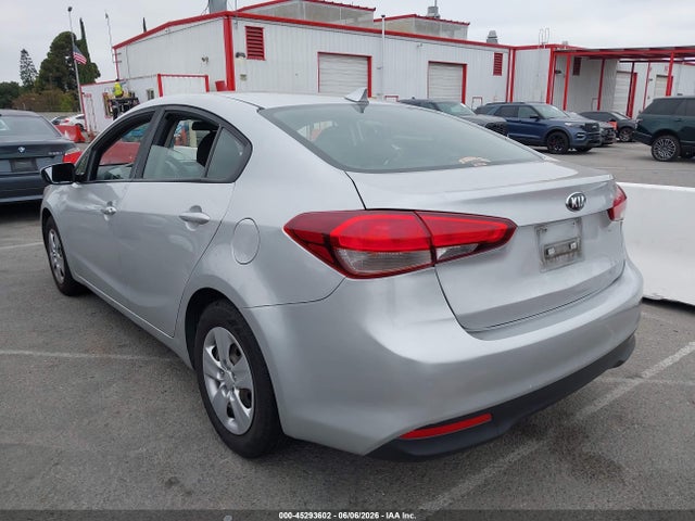 KIA FORTE LX 2018 3KPFK4A7XJE214283 Image 3