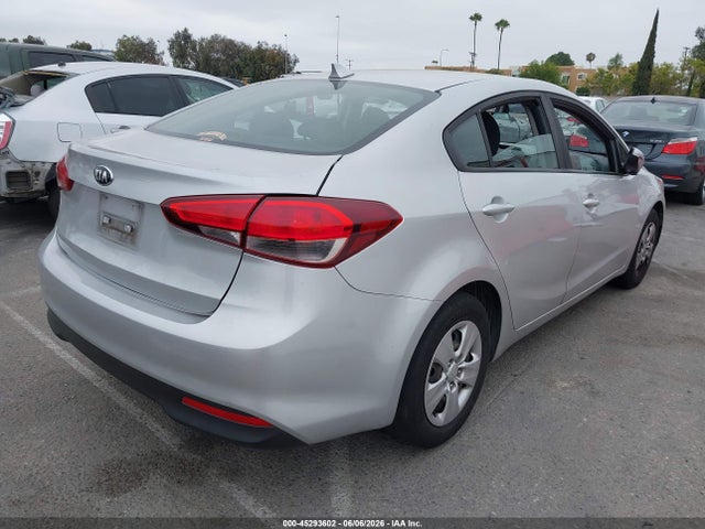 KIA FORTE LX 2018 3KPFK4A7XJE214283 Image 4