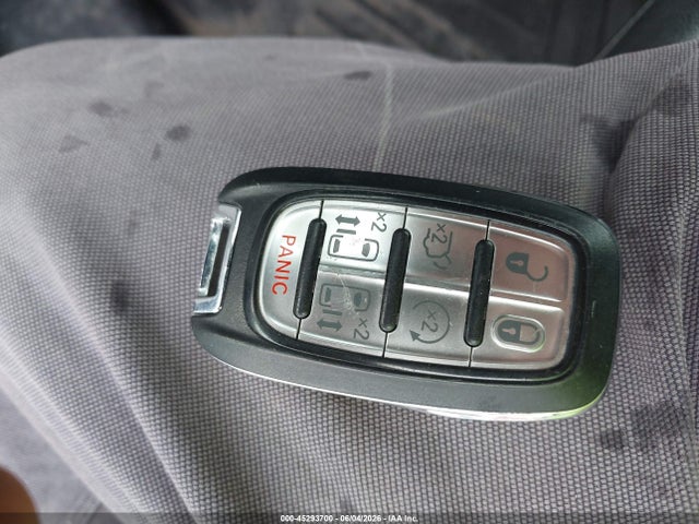 45293700 :رقم المزاد ، 2C4RC1BG4JR306673 vin ، 2018 Chrysler Pacifica Touring L مزاد بيع