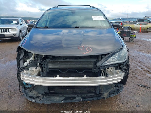 45293700 :رقم المزاد ، 2C4RC1BG4JR306673 vin ، 2018 Chrysler Pacifica Touring L مزاد بيع