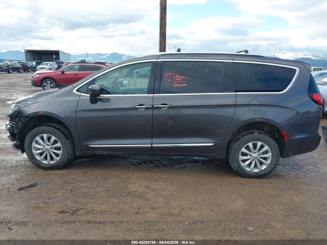 45293700 :رقم المزاد ، 2C4RC1BG4JR306673 vin ، 2018 Chrysler Pacifica Touring L مزاد بيع