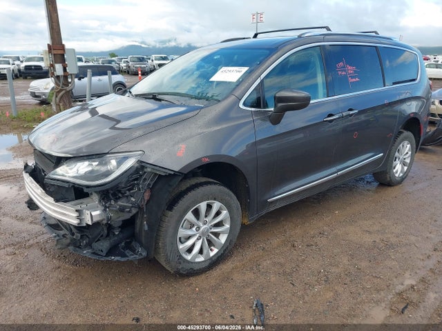 45293700 :رقم المزاد ، 2C4RC1BG4JR306673 vin ، 2018 Chrysler Pacifica Touring L مزاد بيع