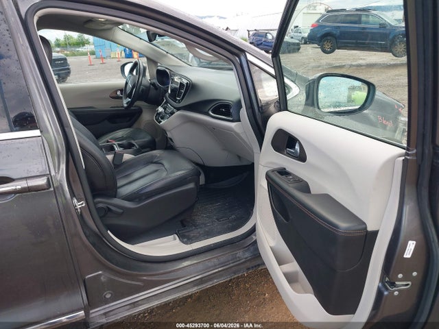 45293700 :رقم المزاد ، 2C4RC1BG4JR306673 vin ، 2018 Chrysler Pacifica Touring L مزاد بيع