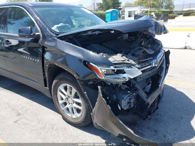 2021 Chevrolet Traverse Fwd Ls მანქანა იყიდება აუქციონზე, vin: 1GNERFKW7MJ165096, აუქციონის ნომერი: 45293742