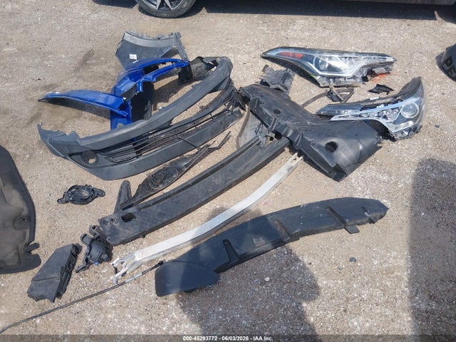 NMTKHMBX2JR051306 Toyota C-hr Xle Premium