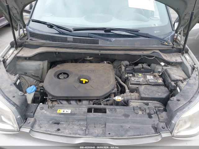 KIA SOUL + 2016 KNDJP3A59G7240967 Image 10