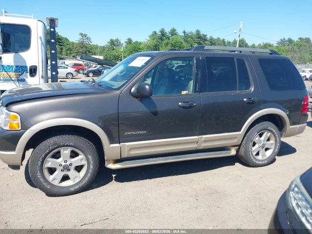 45293853 :رقم المزاد ، 1FMZU74E15UA93018 vin ، 2005 Ford Explorer Eddie Bauer مزاد بيع