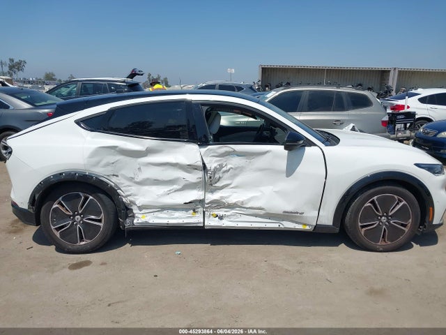 2023 Ford Mustang Mach-e Premium მანქანა იყიდება აუქციონზე, vin: 3FMTK3R48PMA90631, აუქციონის ნომერი: 45293864