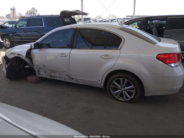 45293913 :رقم المزاد ، 4S3BMBC69E3005972 vin ، 2014 Subaru Legacy 2.5i Premium مزاد بيع