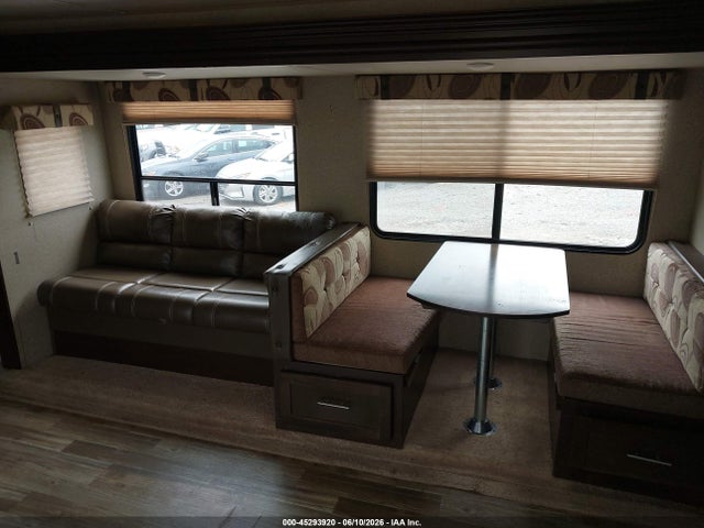 Продаж на аукціоні авто 2016 Forest River Cherokee 274vfk, vin: 4X4TCKD25GX123526, номер лоту: 45293920