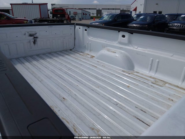 1GCNCNEC3HZ121111 Chevrolet Silverado 1500 Wt