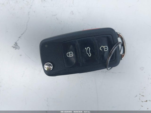 2012 Volkswagen Beetle 2.5l მანქანა იყიდება აუქციონზე, vin: 3VWJP7ATXCM645920, აუქციონის ნომერი: 45293955