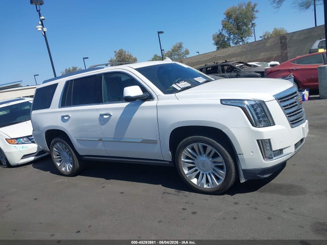 Продаж на аукціоні авто 2017 Cadillac Escalade Platinum, vin: 1GYS4DKJ0HR165932, номер лоту: 45293981