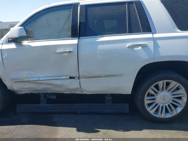Продаж на аукціоні авто 2017 Cadillac Escalade Platinum, vin: 1GYS4DKJ0HR165932, номер лоту: 45293981