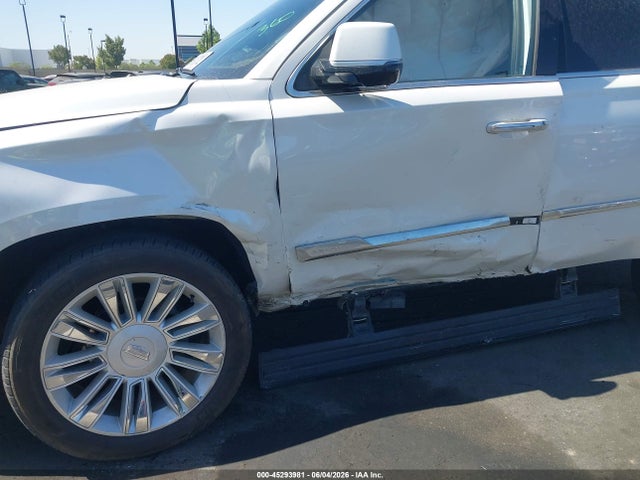 Продаж на аукціоні авто 2017 Cadillac Escalade Platinum, vin: 1GYS4DKJ0HR165932, номер лоту: 45293981