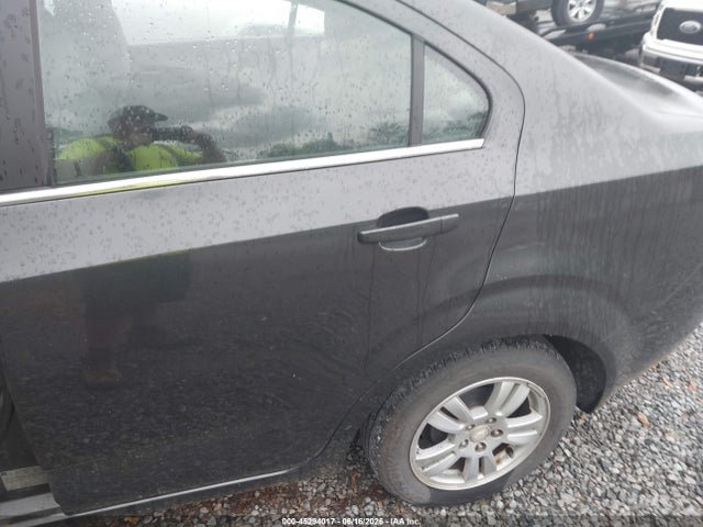 Chevrolet Sonic Lt Auto 2015 1G1JC5SH1F4166890 Image 6