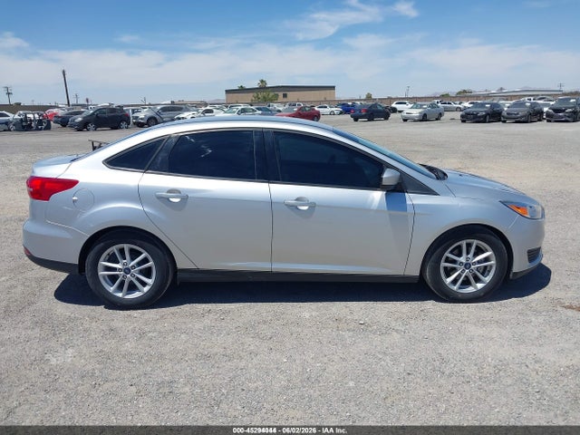 1FADP3F27JL317156 Ford FOCUS SE