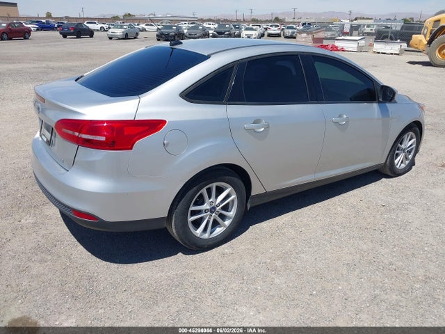 1FADP3F27JL317156 Ford FOCUS SE