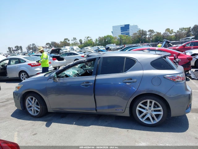 Lexus CT 200H 2014 JTHKD5BH6E2175070 Image 14