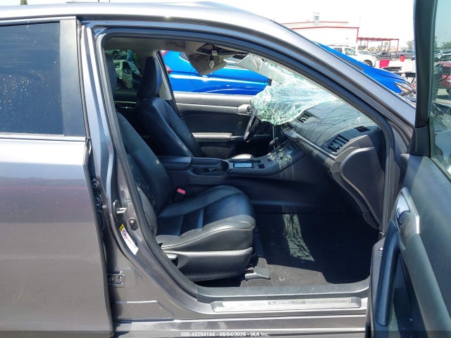 Lexus CT 200H 2014 JTHKD5BH6E2175070 Image 5