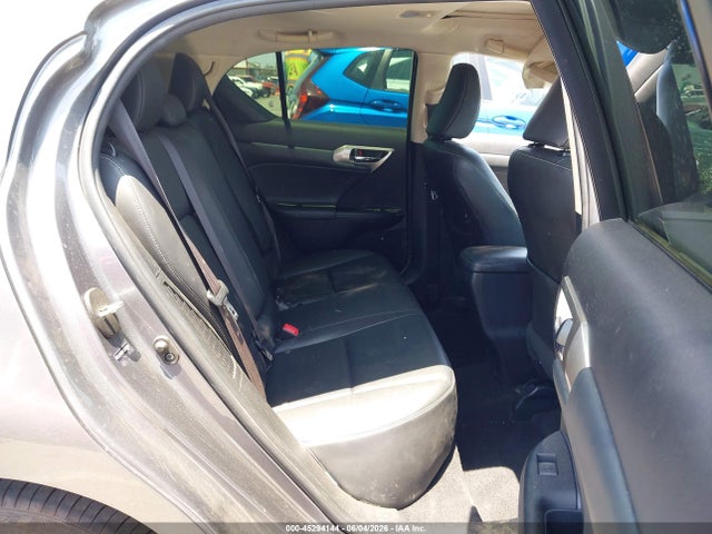 Lexus CT 200H 2014 JTHKD5BH6E2175070 Image 8