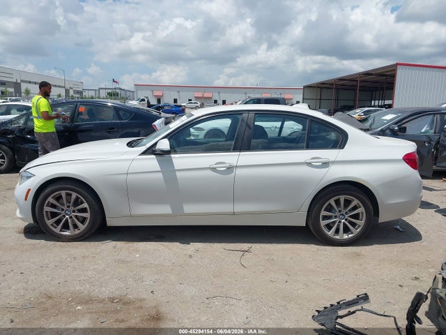 Продаж на аукціоні авто 2018 Bmw 320i Xdrive, vin: WBA8E5G55JNV02121, номер лоту: 45294154