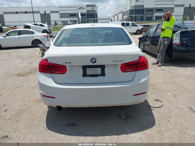 Продаж на аукціоні авто 2018 Bmw 320i Xdrive, vin: WBA8E5G55JNV02121, номер лоту: 45294154