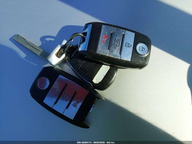 Продажа на аукционе авто 2015 Kia Sorento Limited V6, vin: 5XYKWDA76FG644261, номер лота: 45294174