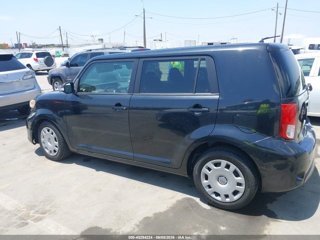 Scion XB 2014 JTLZE4FEXEJ055743 Image 14