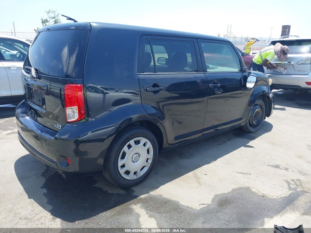 Scion XB 2014 JTLZE4FEXEJ055743 Image 4