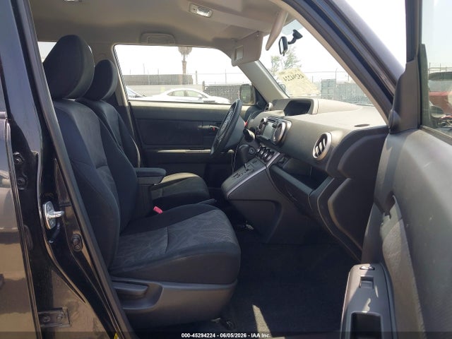 Scion XB 2014 JTLZE4FEXEJ055743 Image 5