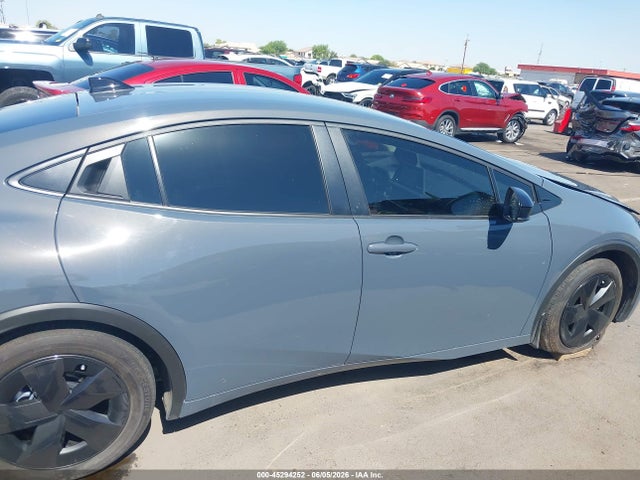 JTDACACUXT3067742 Toyota Prius Plug-in Hybrid Se