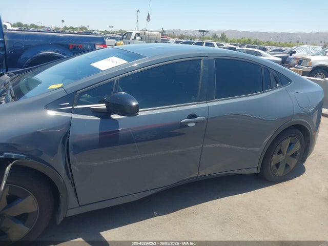 JTDACACUXT3067742 Toyota Prius Plug-in Hybrid Se