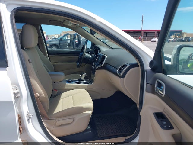 1C4RJFAG0HC719424 Jeep Grand Cherokee Laredo 4x4