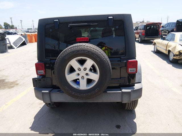 1C4BJWDG3JL862533 Jeep Wrangler Jk Unlimited Sport S 4x4