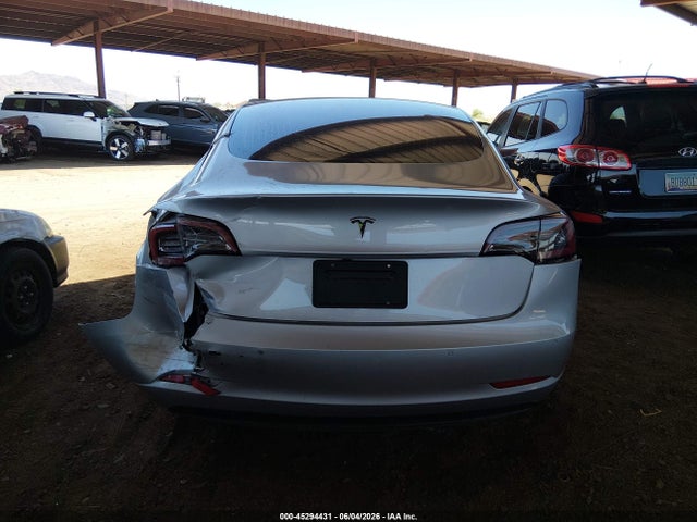 45294431 :رقم المزاد ، 5YJ3E1EA5JF098466 vin ، 2018 Tesla Model 3 مزاد بيع