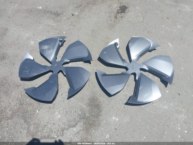 Продажа на аукционе авто 2026 Tesla Model Y Premium Rear-wheel Drive/rear-wheel Drive, vin: 7SAYGDED0TF638288, номер лота: 45294441