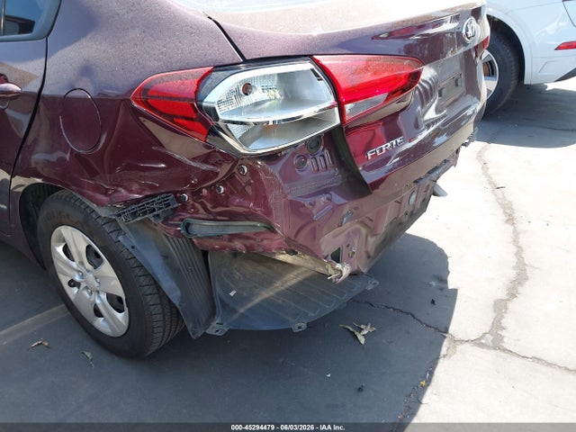 KIA FORTE LX 2018 3KPFK4A73JE169705 Image 19