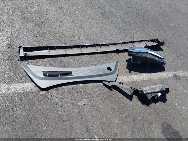 Продажа на аукционе авто 2023 Tesla Model 3 Performance Dual Motor All-wheel Drive, vin: 5YJ3E1EC8PF503133, номер лота: 45294480