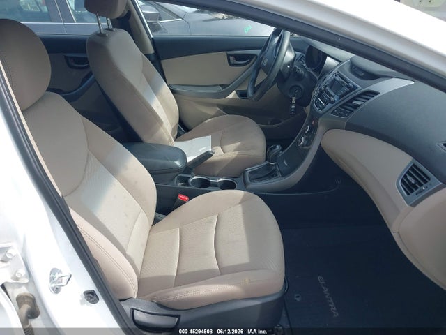 Продажа на аукционе авто 2016 Hyundai Elantra Se, vin: 5NPDH4AE5GH712433, номер лота: 45294508