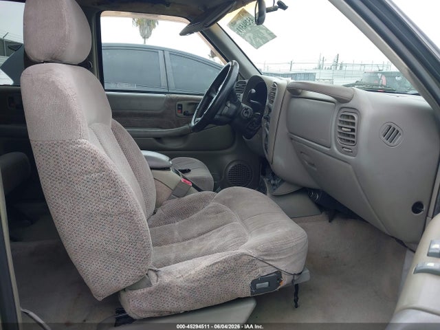 1999 Chevrolet Blazer Lt მანქანა იყიდება აუქციონზე, vin: 1GNCS13WXX2108192, აუქციონის ნომერი: 45294511