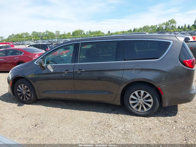 2017 Chrysler Pacifica Touring მანქანა იყიდება აუქციონზე, vin: 2C4RC1DG0HR676655, აუქციონის ნომერი: 45294534