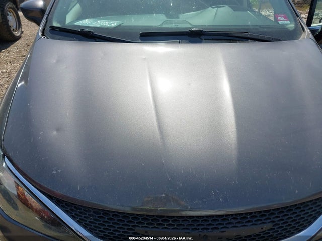 2017 Chrysler Pacifica Touring მანქანა იყიდება აუქციონზე, vin: 2C4RC1DG0HR676655, აუქციონის ნომერი: 45294534