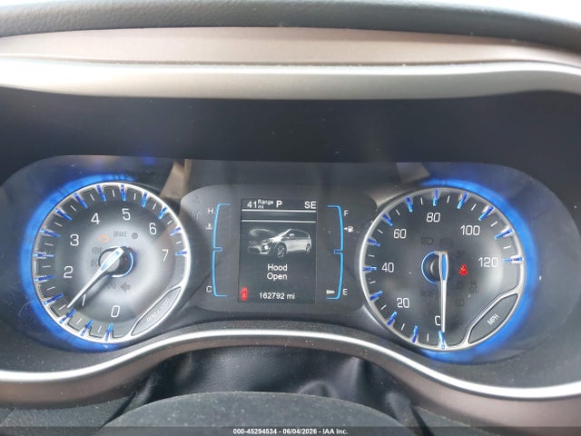 2017 Chrysler Pacifica Touring მანქანა იყიდება აუქციონზე, vin: 2C4RC1DG0HR676655, აუქციონის ნომერი: 45294534
