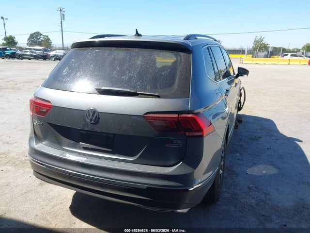 3VV2B7AX4JM204808 Volkswagen Tiguan 2.0t Se/2.0t Sel