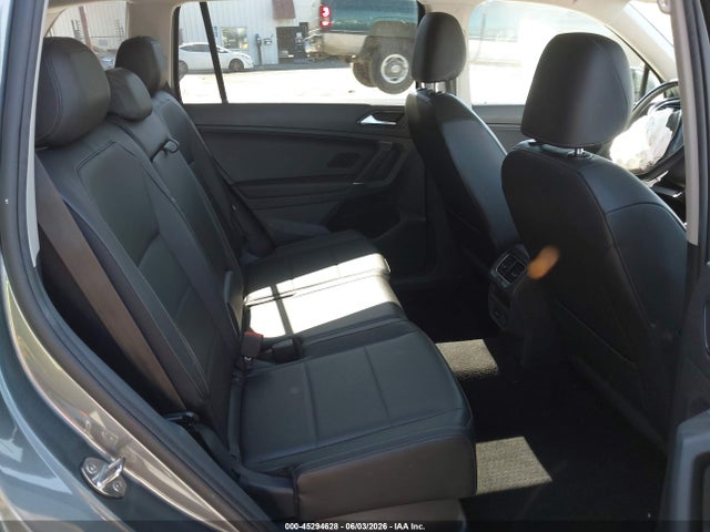 3VV2B7AX4JM204808 Volkswagen Tiguan 2.0t Se/2.0t Sel