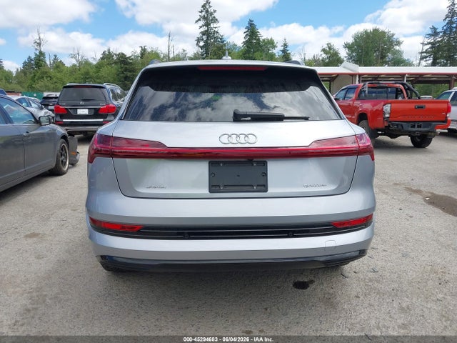 WA1AAAGE0NB007464 Audi E-tron Premium Quattro