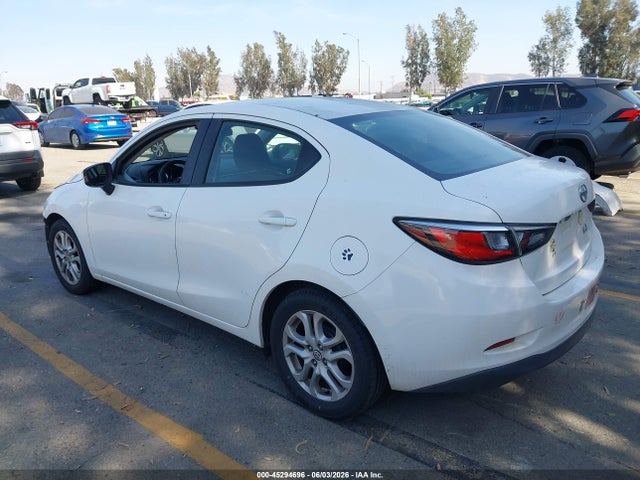 Scion IA 2016 3MYDLBZV0GY106601 Image 3